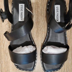 Steve Madden flat strapped sandals size 8